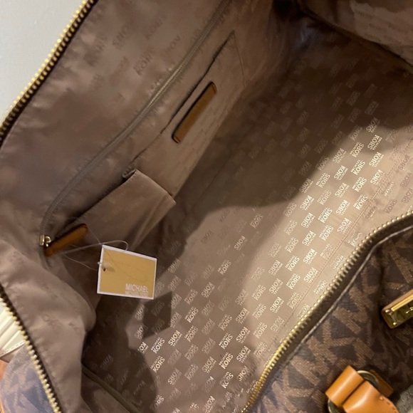 Large Michael Kors Travel Duffle - Picture 3 of 6
